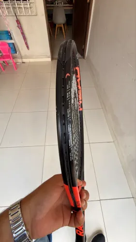 Vendo raquete de Tênis em bom estado