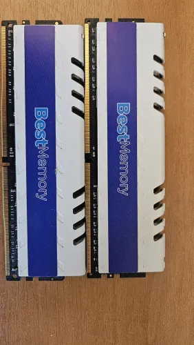 Memória RAM 24 GB DDR4 (16+8)