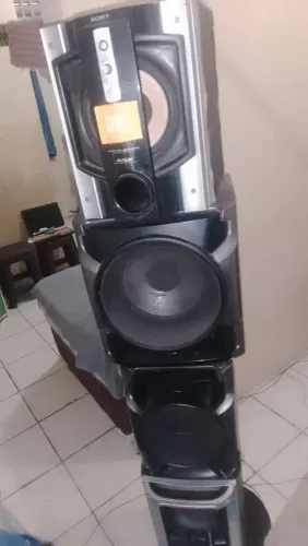 Vendo essas 4 caixas de som valor 150 Reais 