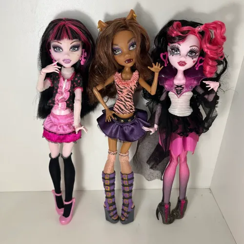 DESCRIÇÃO | Lote Draculauras e Clawdeen | Boneca Monster High