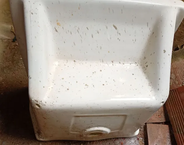 Vendo tanque de cerâmica