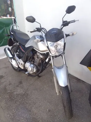 Moto top ano 2024 valor 4700