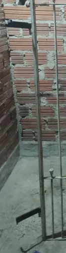 Porta e Portão de Ferro.