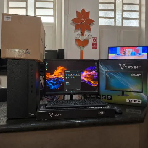 Computador completo NOVO Processador i3, 8 giga de memoria ,SSD 120 GIGA , monitor de 21
