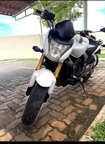 Hornet 600