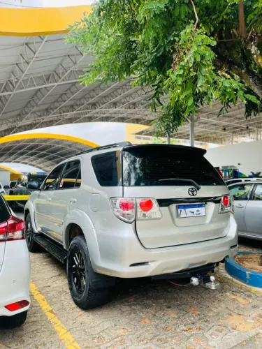 Toyota Hilux SW4 SRV D4-d 4X4 3.0 TDI Dies. AUT 2013