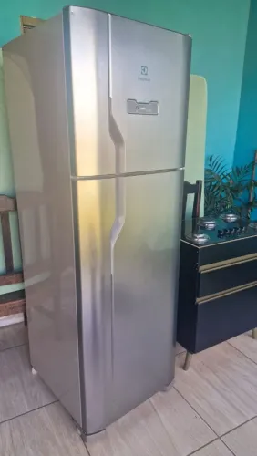 Geladeira Electrolux Inox Nova