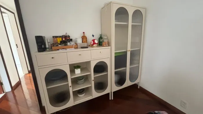 Cristaleira e buffet - PODEM SER VENDIDAS SEPARADAMENTE 