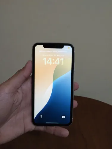 Vendo iPhone 11 64 impecável!