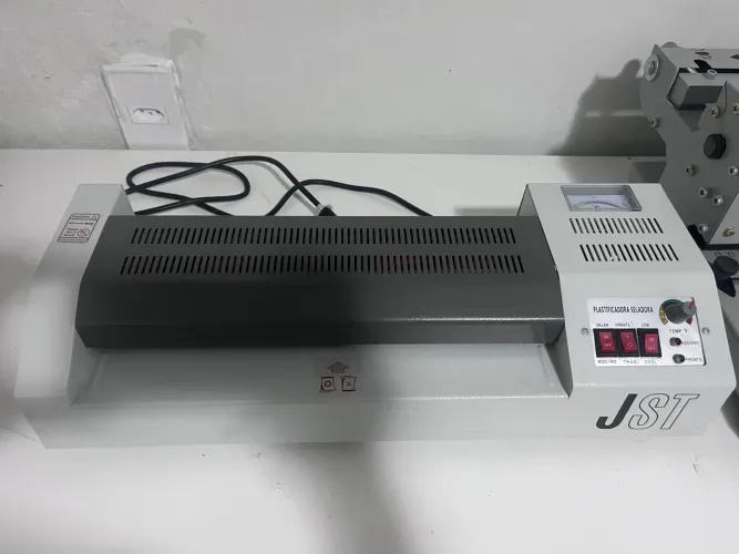 Plastificadora Laminadora Poliseladora A3 - NOVA e Sem Uso