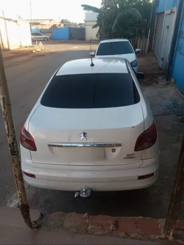 Peugeot 207 Sedan Passion XR 1.4 Flex 8V 4P 2012