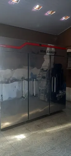 Vendo ou troco Mini camara fria refrimate Aceito carro ou moto