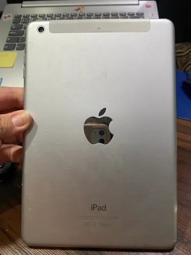 Vendo IPad 2 mini 16Gb Modelo A1490 (com defeito na tela)