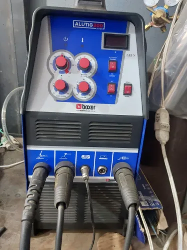 Maquina de solda boxer alutig 200