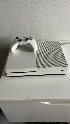 Xbox One S  pra vender 