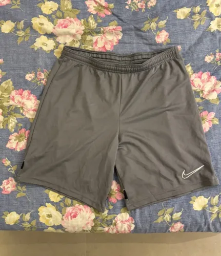 short nike dri fit 23