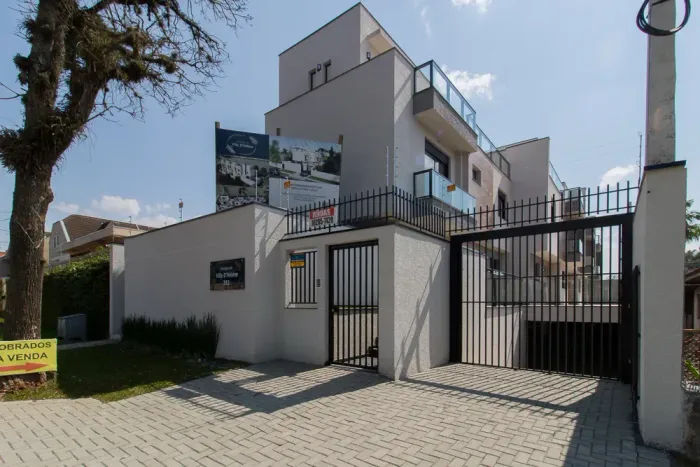 RESIDÊNCIAS TRIPLEX EM CONDOMÍNIO PRIVADO 3 QUARTOS (1 SUÍTE) 2 VAGAS
