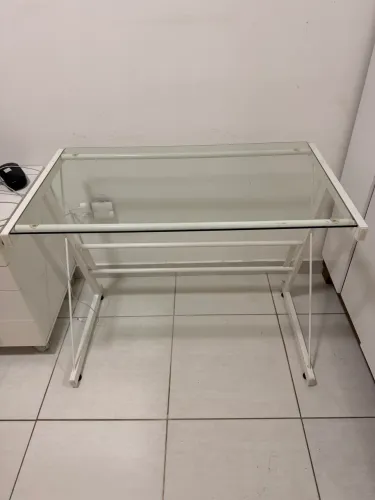 Mesa Tok&Stok - Vidro e Estrutura Metálica