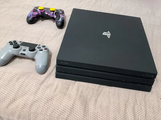 PlayStation 4 (PS4) Pro 1TB