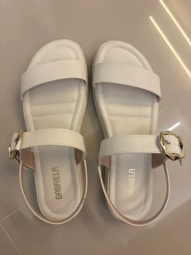 Sandália Flatform Gabriela Off-White - Confortável e Perfeita