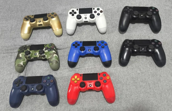 Controles ps4 seminovos leia a descrição