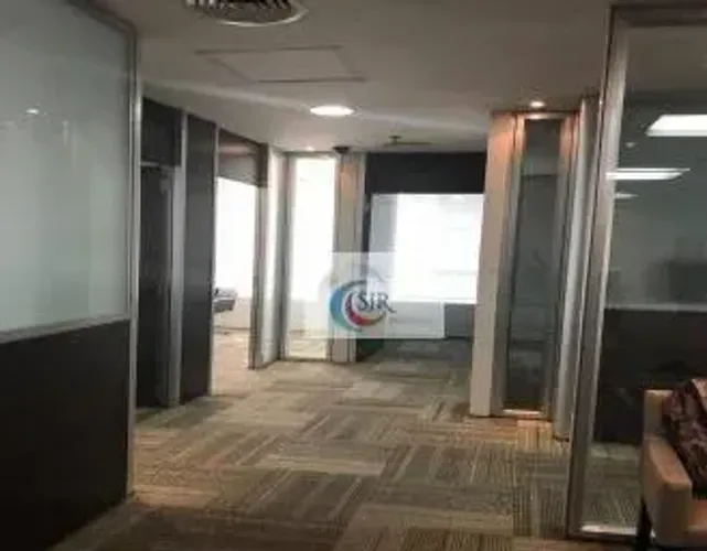 Conjunto comercial de 220 m² - 6 vagas