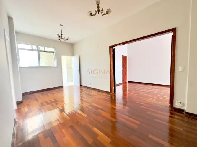Apartamento à Venda na Rua Santo Antônio - 3 Quartos, Suíte e Garagem Privativa