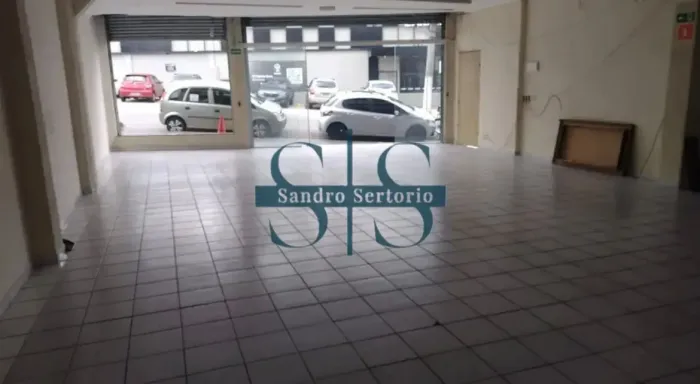 Imóvel para aluguel possui 300 metros quadrados em Jardim Santo Antônio - Santo André - SP