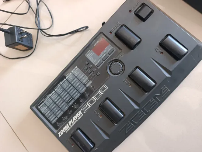 Pedaleira zoom player 3000