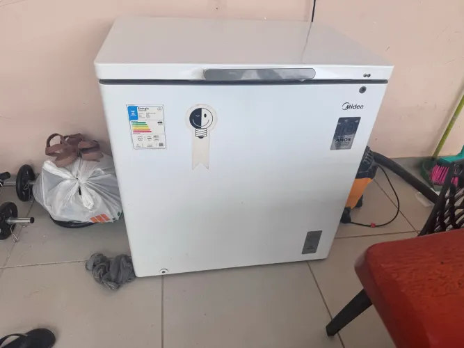 Freezer funcionando perfeitamente com 10anos de garantia de motor 