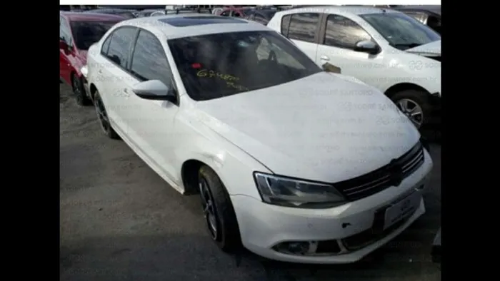 Sucata Volkswagen Jetta 2.0 TSI câmbio automático somente para venda de peças