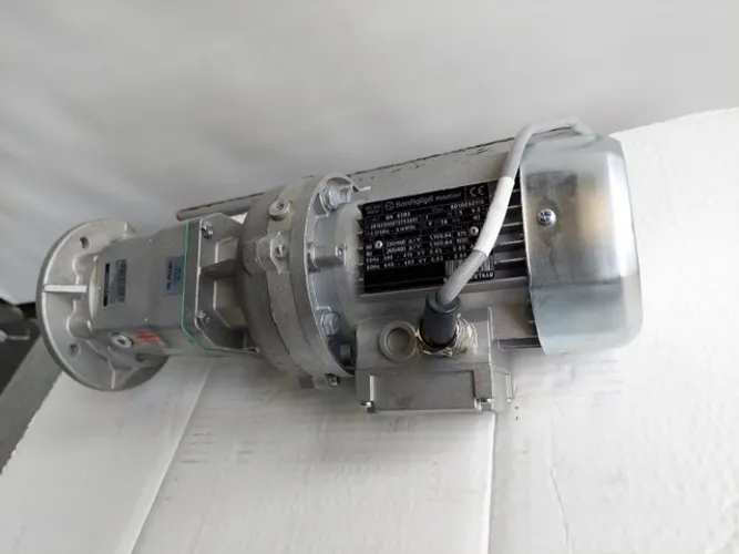 Servo motor com redução 