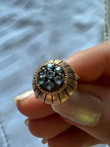 Aliança toda cravejada em ouro