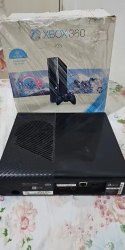 XBOX 369 SUPER SLIM SEM FONTE FUNCIONAVA PERFEITAMENTE FAZ TEMPO QUE NAO LIGO COM DEFEITO
