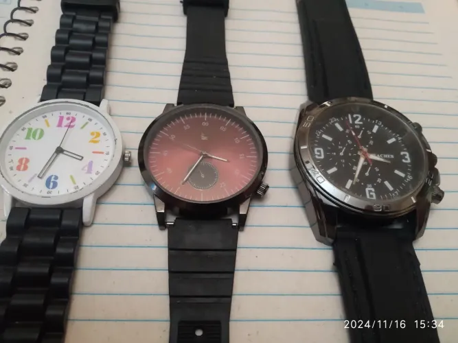 Relógios unissex funcionando