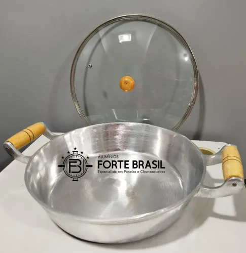 FRIGIDEIRA / MOQUEQUEIRA/ TACHO EM ALUMÍNIO BATIDO 30cm COM TAMPA DE VIDRO 