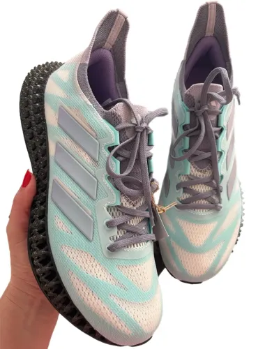 Tênis Adidas Ultra 4dFWD tamanhos 37 e 38