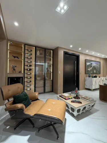 Apartamento para venda tem 174 metros quadrados com 3 quartos