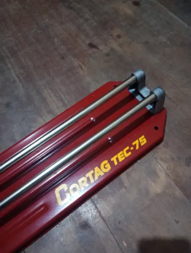 Máquina ce cortar pisos e porcelanatos Cortag