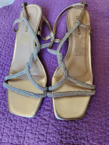 Sandálias Douradas com Strass 40
