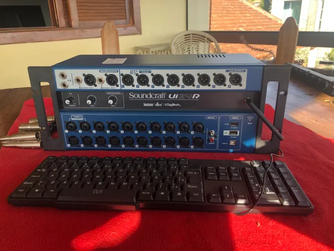 Mesa de som digital - Soundcraft 