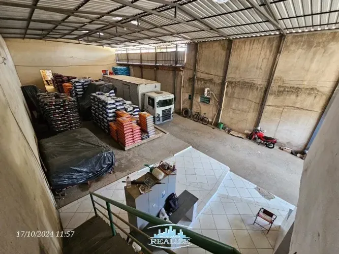 Código 4476 - Aluga galpão no bairro Caravelas, com aproximadamente 340m²