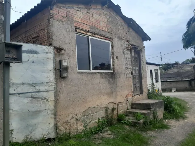 Casa em rua pública juquitiba apenas 90mil reais