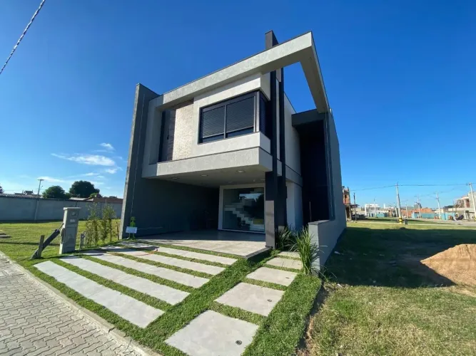 Sobrado com 3 dormitórios à venda, 177 m² por R$ 1.500.000,00 - Fátima - Canoas/