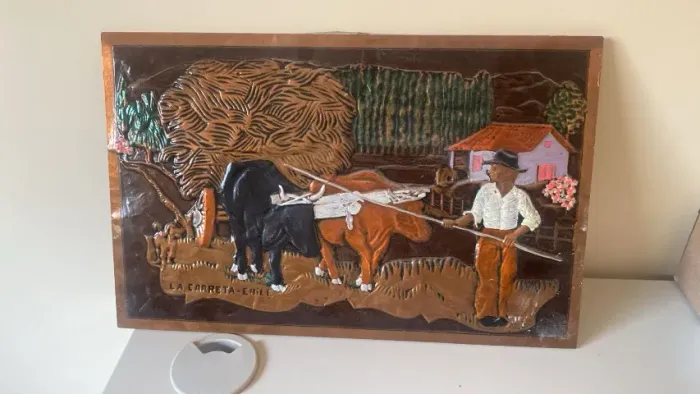 2 Quadros Chilenos esculpido em folha de cobre - medindo 28 x 25 cm