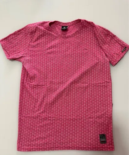 Indus- Camiseta Pink com estampas- Tamanho P