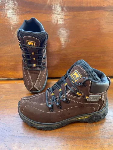 Bota Caterpillar Adventure Marrom