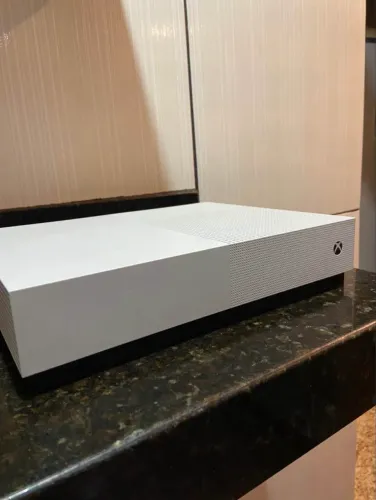 Vendo Xbox One s all digital edition