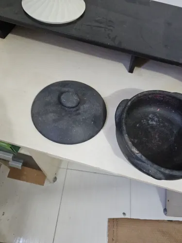 Panela de barro antiga