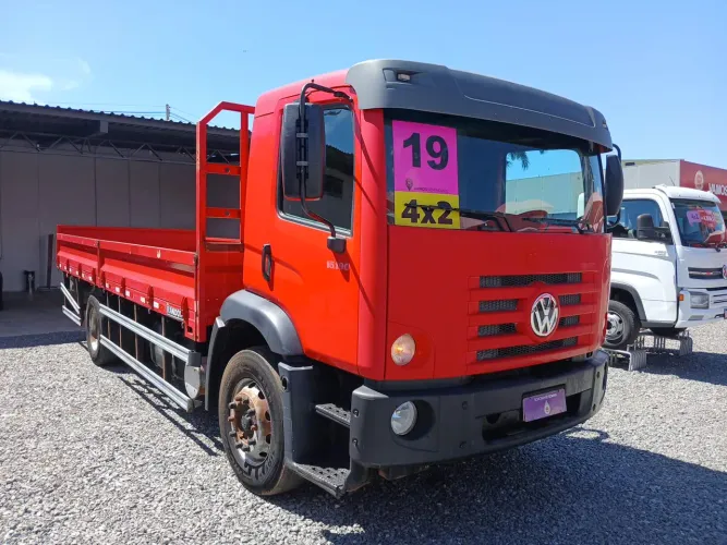 Volkswagen 15.190 E Constellation 2p (diesel)(E5) 2018/2019 Vamos Seminovos Goiania